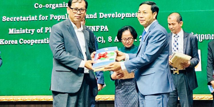 HACC Executive Director in the 35th World Population Day and the 30th anniversary of UNFPA in Cambodia